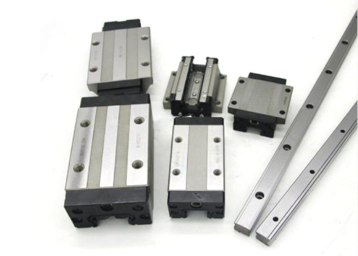 Ultra - high - rigidity, low - center - of - gravity, retainer - type roller linear guide SRN series