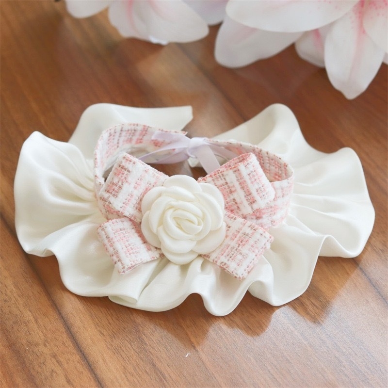 Mint Fresh Lace Bib Collar for Cats with Adjustable Tie