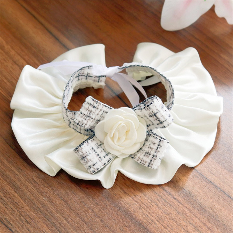 Mint Fresh Lace Bib Collar for Cats with Adjustable Tie