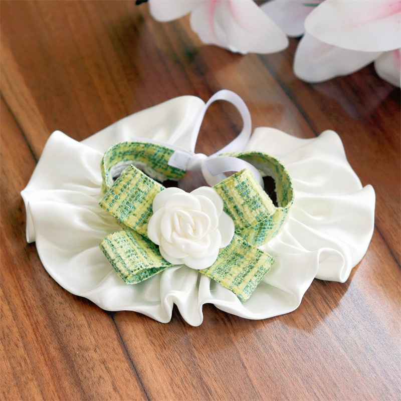 Mint Fresh Lace Bib Collar for Cats with Adjustable Tie